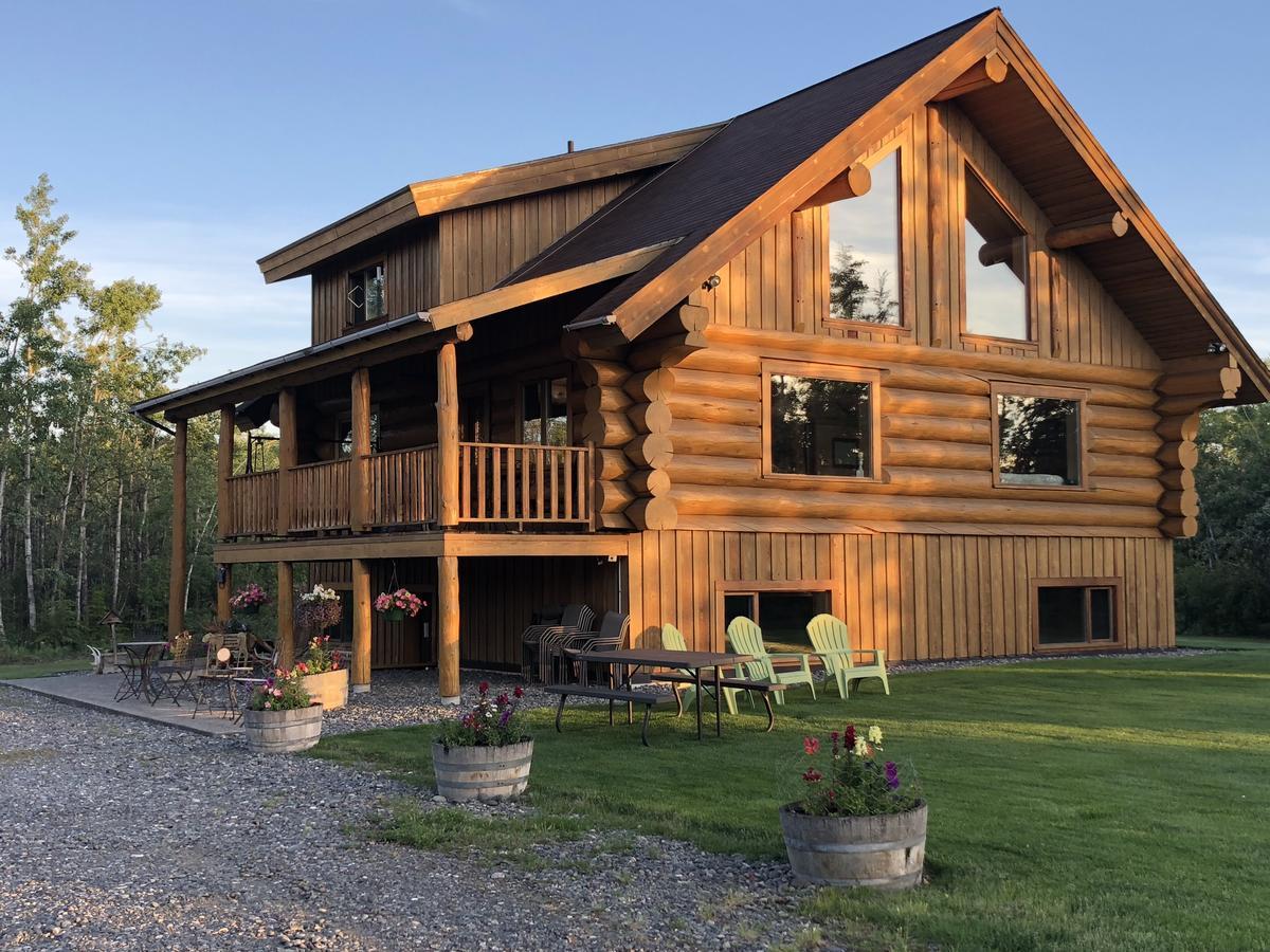 Sawing Logzz Cabin Copper Center Exterior photo