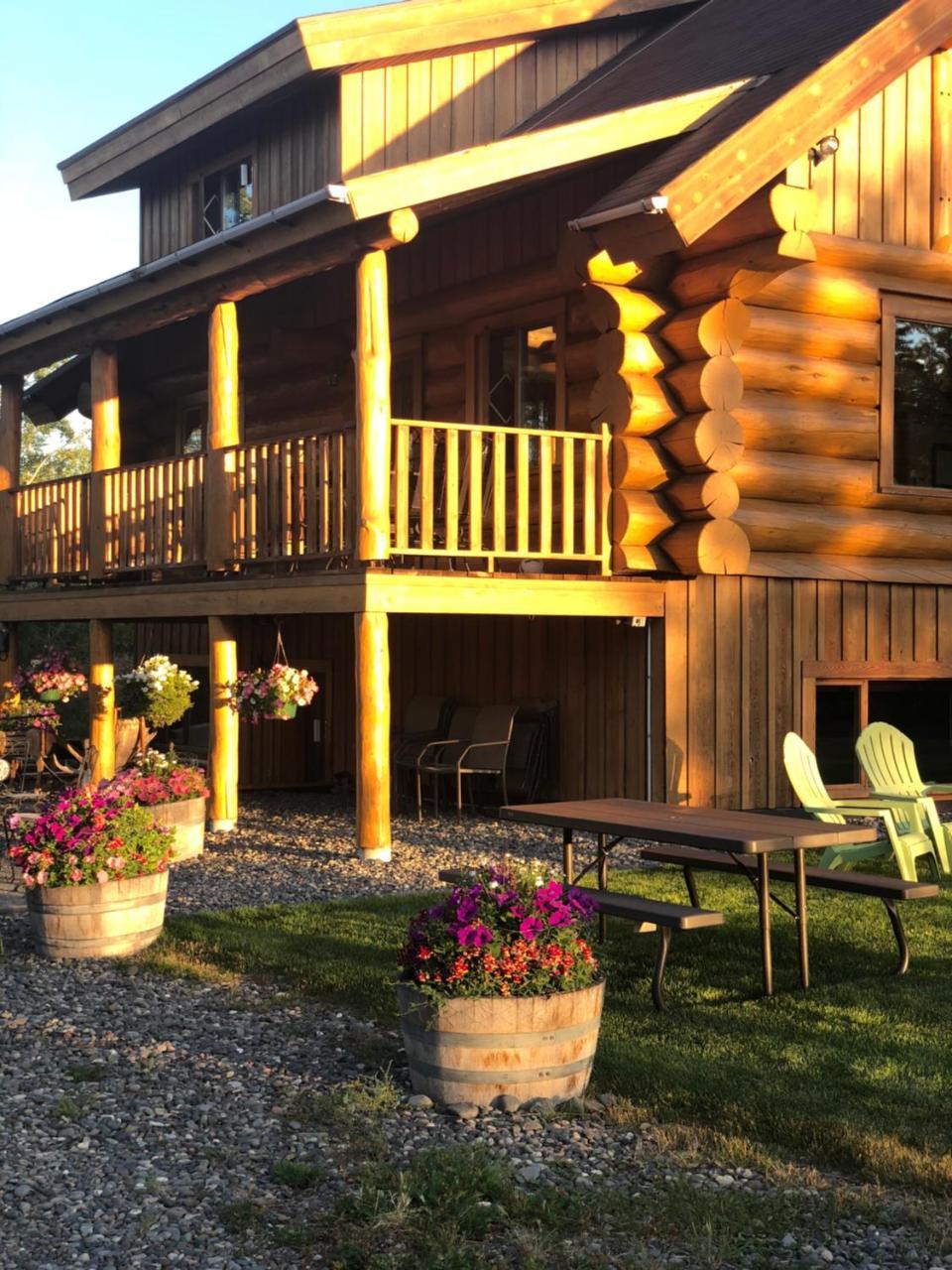 Sawing Logzz Cabin Copper Center Exterior photo